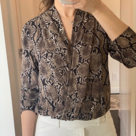 Animal print/leopard print bodysuit really cute to go to work or go out in. - Picture 5 of 6